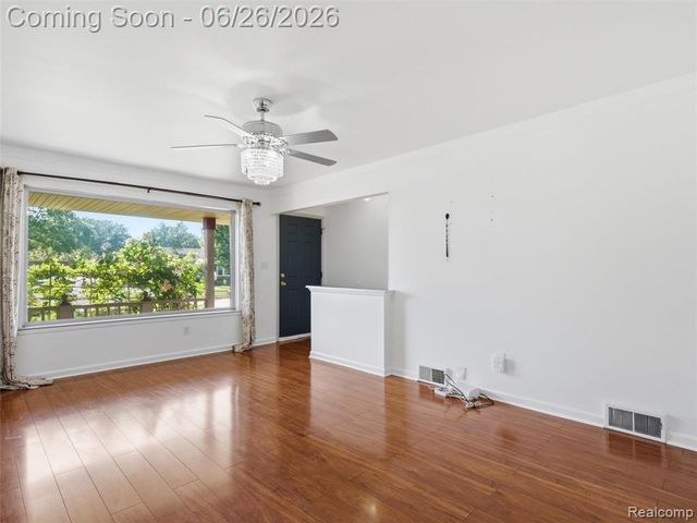 26826 Palomino Avenue, Warren, MI 48089
