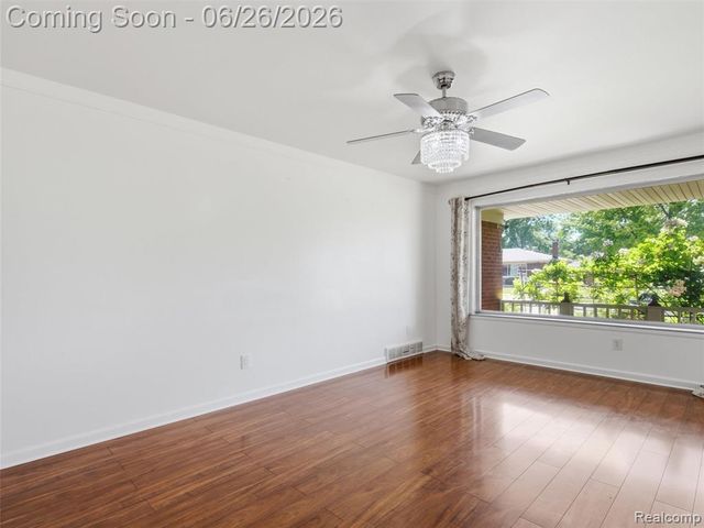 26826 Palomino Avenue, Warren, MI 48089