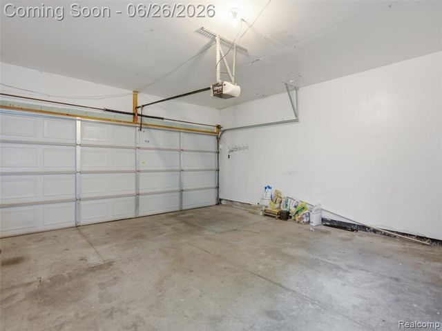 26826 Palomino Avenue, Warren, MI 48089