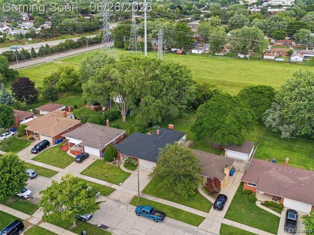 26826 Palomino Avenue, Warren, MI 48089