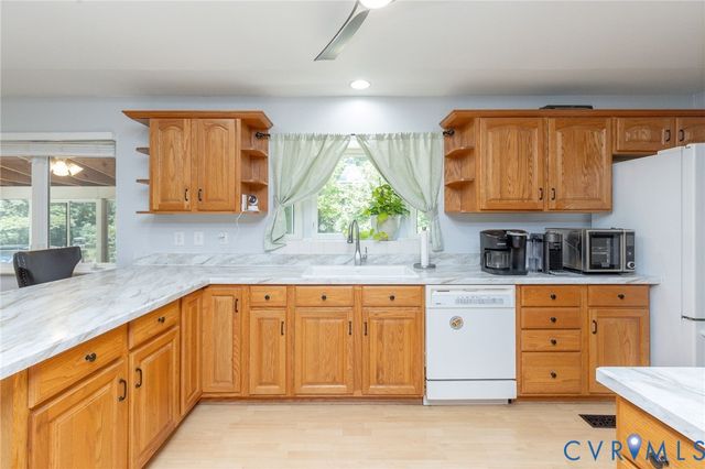 8218 Georgie Ct, Mechanicsville, VA 23116