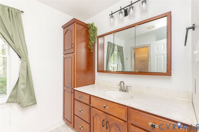 8218 Georgie Ct, Mechanicsville, VA 23116