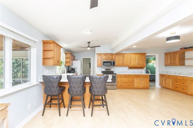 8218 Georgie Ct, Mechanicsville, VA 23116