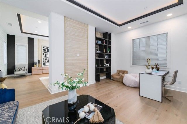 114 Interstellar, Irvine, CA 92618