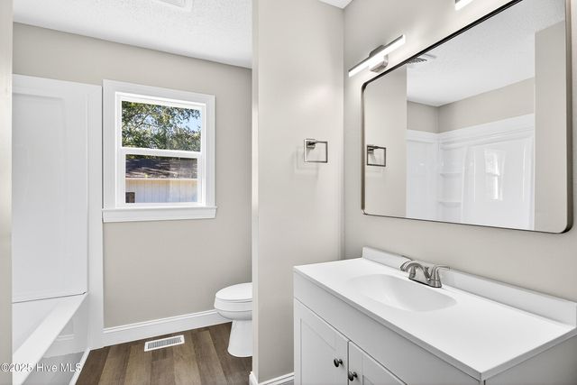 165 Thomas Humphrey Road, Jacksonville, NC 28546