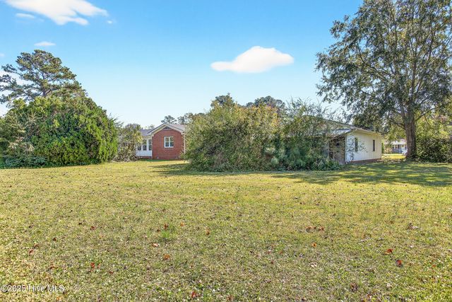 165 Thomas Humphrey Road, Jacksonville, NC 28546