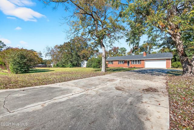 165 Thomas Humphrey Road, Jacksonville, NC 28546