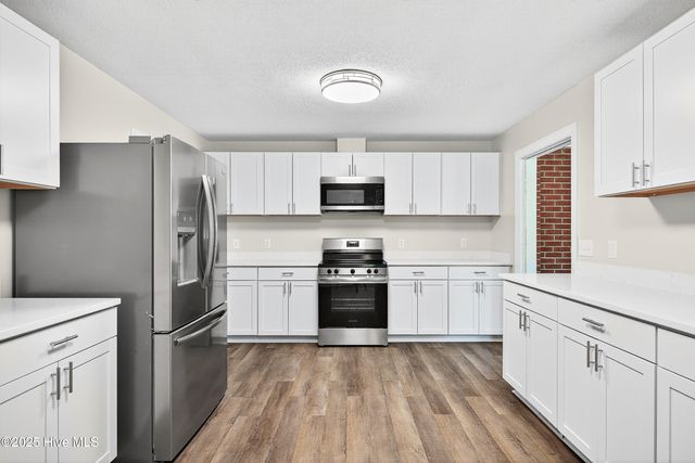 165 Thomas Humphrey Road, Jacksonville, NC 28546