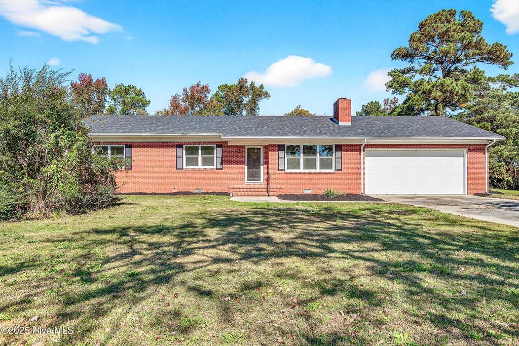 165 Thomas Humphrey Road, Jacksonville, NC 28546