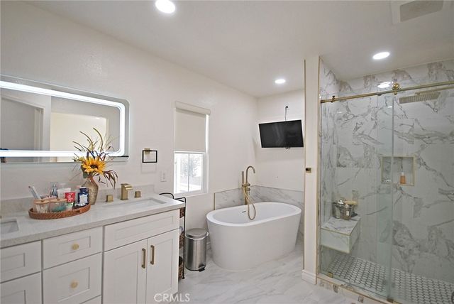 29268 Rio Lobo Way, Valencia, CA 91354