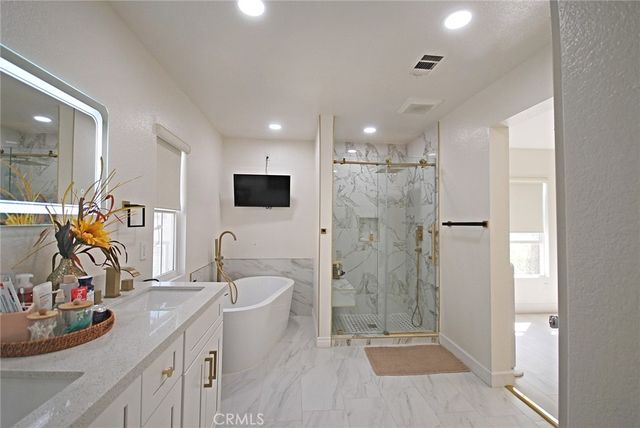 29268 Rio Lobo Way, Valencia, CA 91354