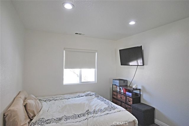 29268 Rio Lobo Way, Valencia, CA 91354