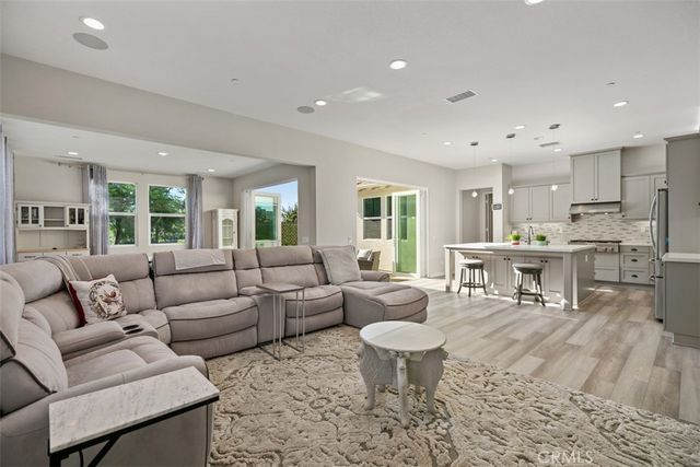81 Alienta Lane, Rancho Mission Viejo, CA 92694