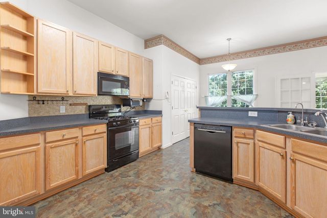 11213 MANSFIELD CLUB DR, Fredericksburg, VA 22408