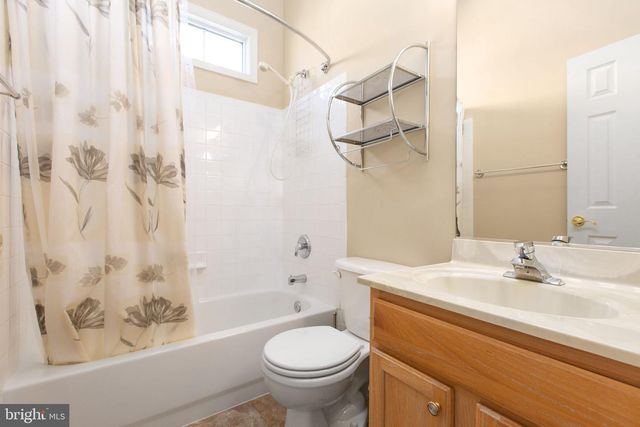 11213 MANSFIELD CLUB DR, Fredericksburg, VA 22408