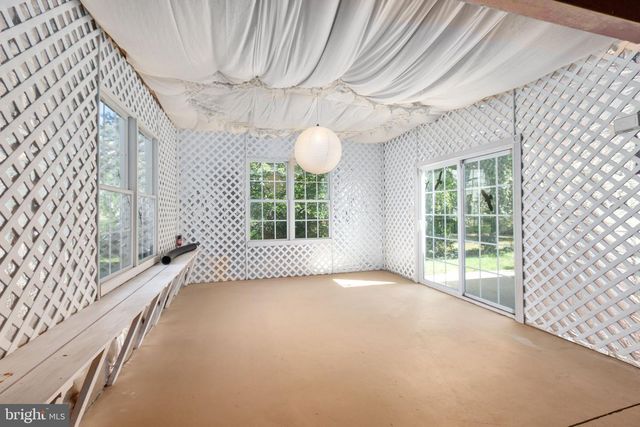 11213 MANSFIELD CLUB DR, Fredericksburg, VA 22408