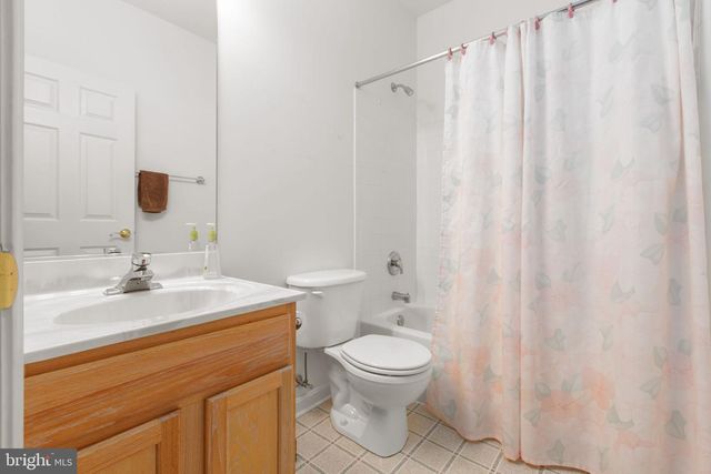 11213 MANSFIELD CLUB DR, Fredericksburg, VA 22408