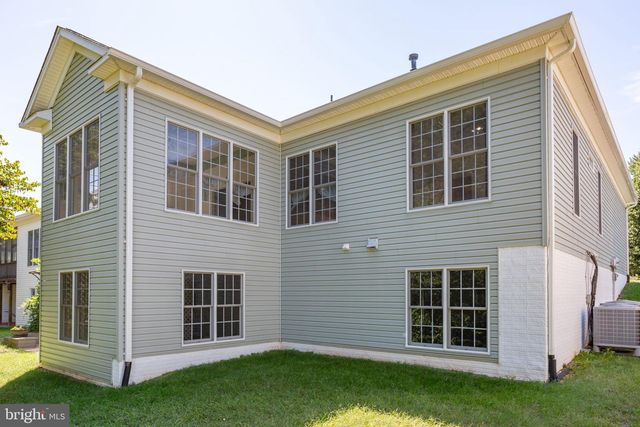11213 MANSFIELD CLUB DR, Fredericksburg, VA 22408