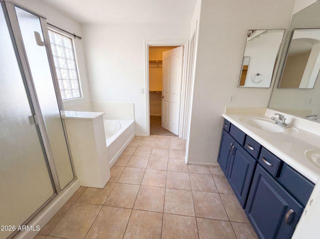 2695 E VERMONT Court, Gilbert, AZ 85295