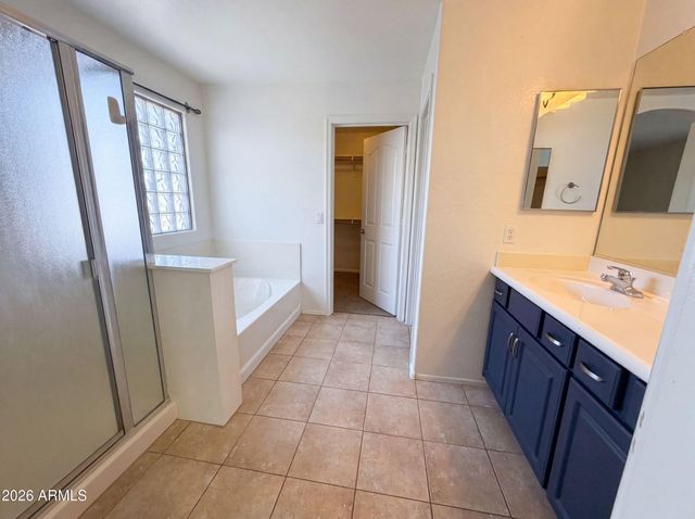 2695 E VERMONT Court, Gilbert, AZ 85295