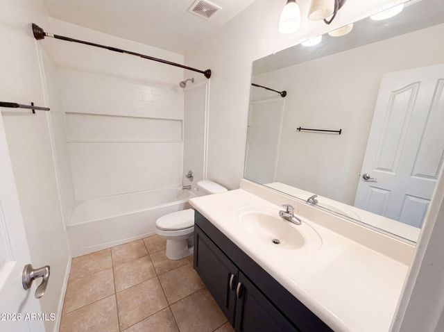 2695 E VERMONT Court, Gilbert, AZ 85295