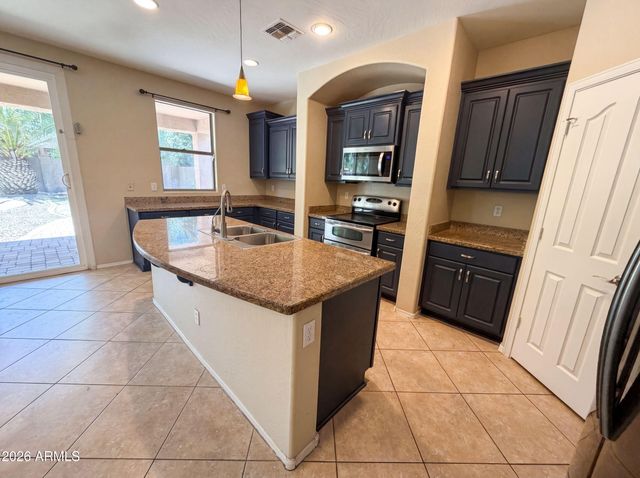 2695 E VERMONT Court, Gilbert, AZ 85295