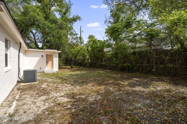 2721 LANSDOWNE Drive, Jacksonville, FL 32211