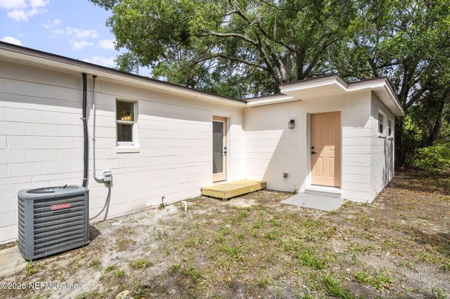 2721 LANSDOWNE Drive, Jacksonville, FL 32211