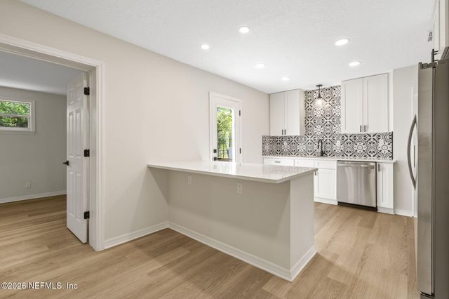 2721 LANSDOWNE Drive, Jacksonville, FL 32211