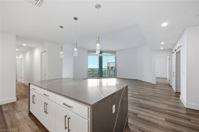 1950 Mayfair ST PH8, Naples, FL 34104
