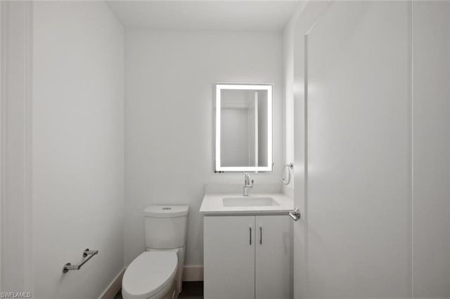 1950 Mayfair ST PH8, Naples, FL 34104