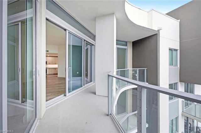 1950 Mayfair ST PH8, Naples, FL 34104