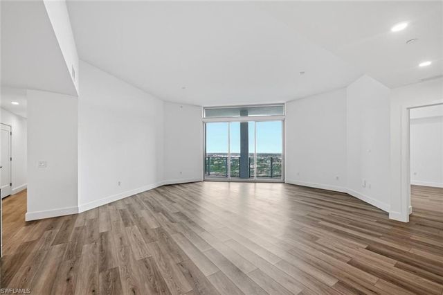 1950 Mayfair ST PH8, Naples, FL 34104