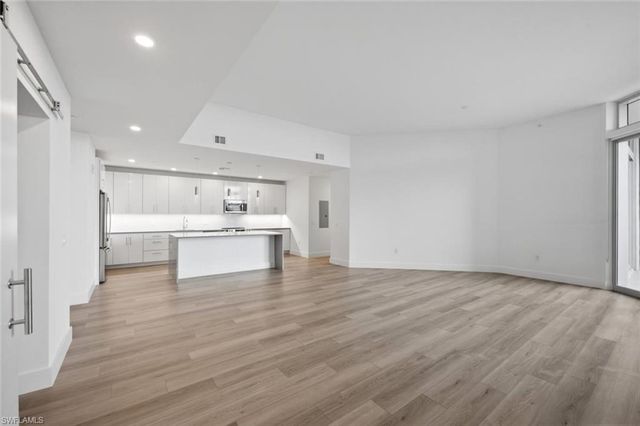 1950 Mayfair ST PH8, Naples, FL 34104