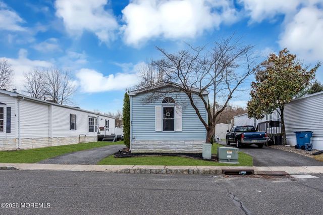 43 Secretariat Street, Howell, NJ 07731