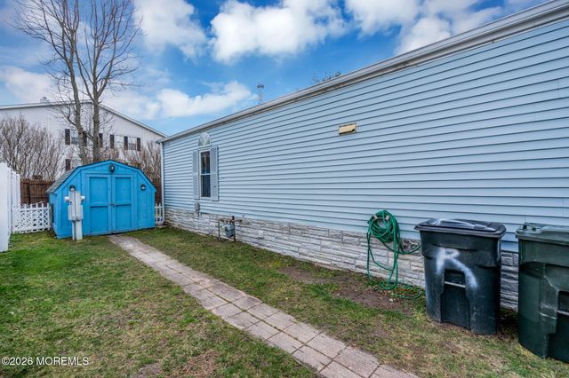 43 Secretariat Street, Howell, NJ 07731