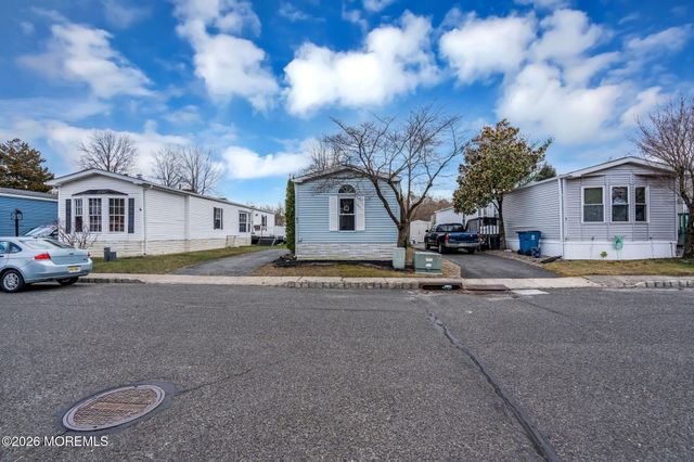 43 Secretariat Street, Howell, NJ 07731