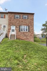31 MALL RD, Etters, PA 17319