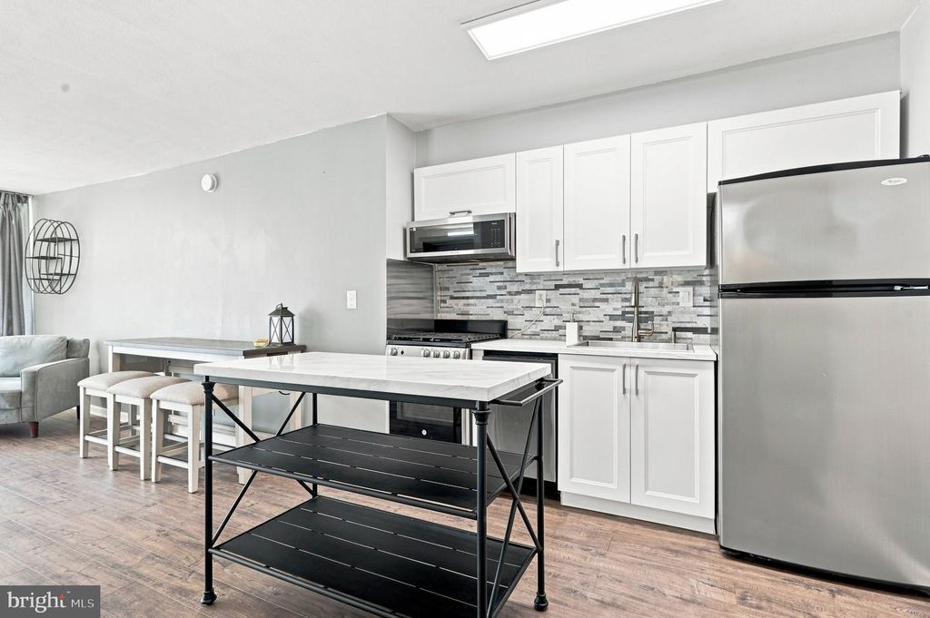 3900 FORD RD #2J, PHILADELPHIA, PA 19131 — photo 2