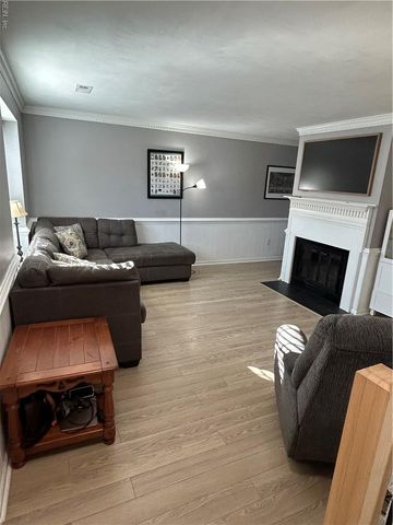 1318 Mill Lake QTR, Chesapeake, VA 23320