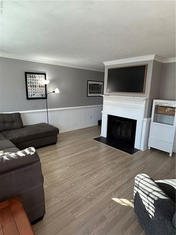 1318 Mill Lake QTR, Chesapeake, VA 23320