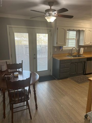 1318 Mill Lake QTR, Chesapeake, VA 23320