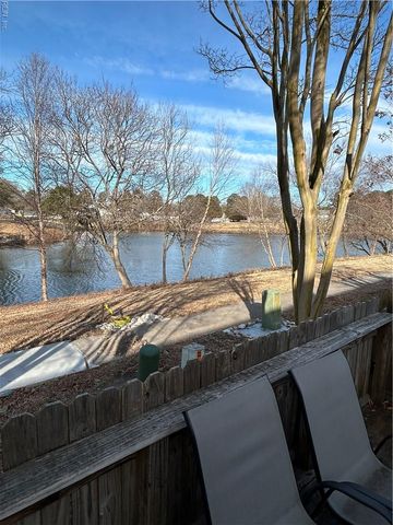 1318 Mill Lake QTR, Chesapeake, VA 23320