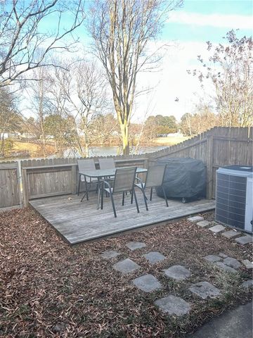 1318 Mill Lake QTR, Chesapeake, VA 23320