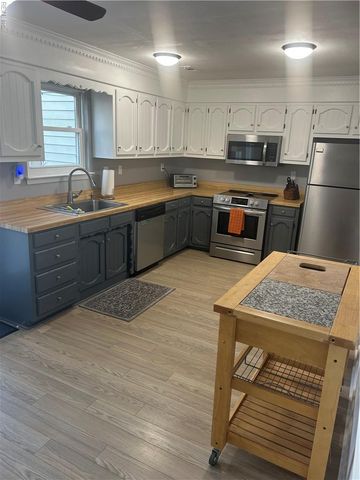 1318 Mill Lake QTR, Chesapeake, VA 23320