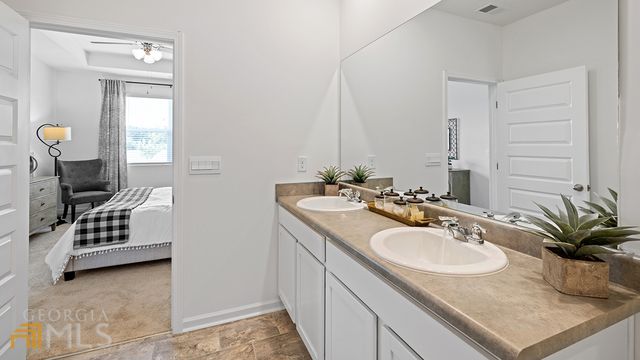 130 Oakchase Park Lane, Hampton, GA 30228