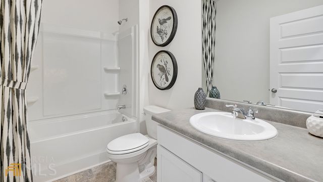 130 Oakchase Park Lane, Hampton, GA 30228