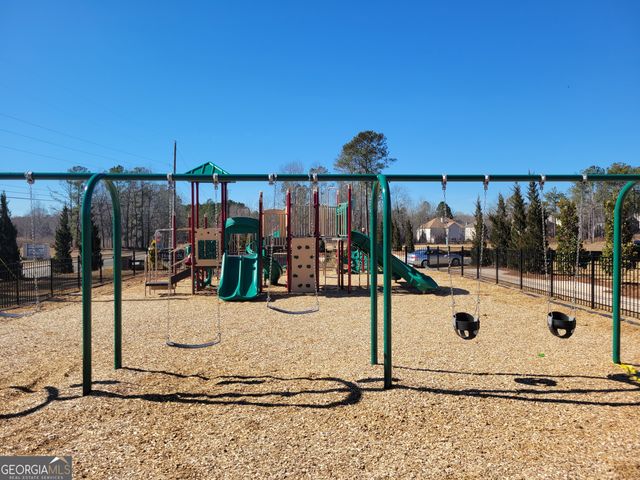 130 Oakchase Park Lane, Hampton, GA 30228