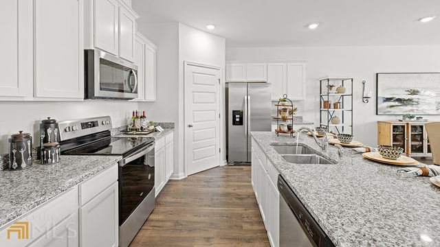 130 Oakchase Park Lane, Hampton, GA 30228