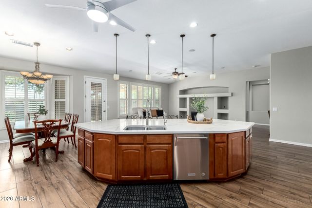 10835 W UTOPIA Road, Peoria, AZ 85373